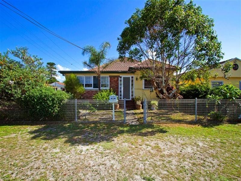 8 Hargraves Street, The Entrance North NSW 2261