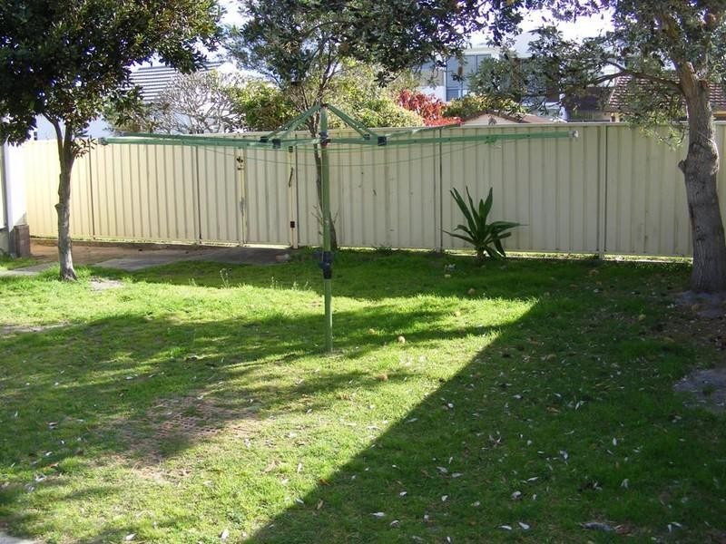 8 Hargraves Street, The Entrance North NSW 2261