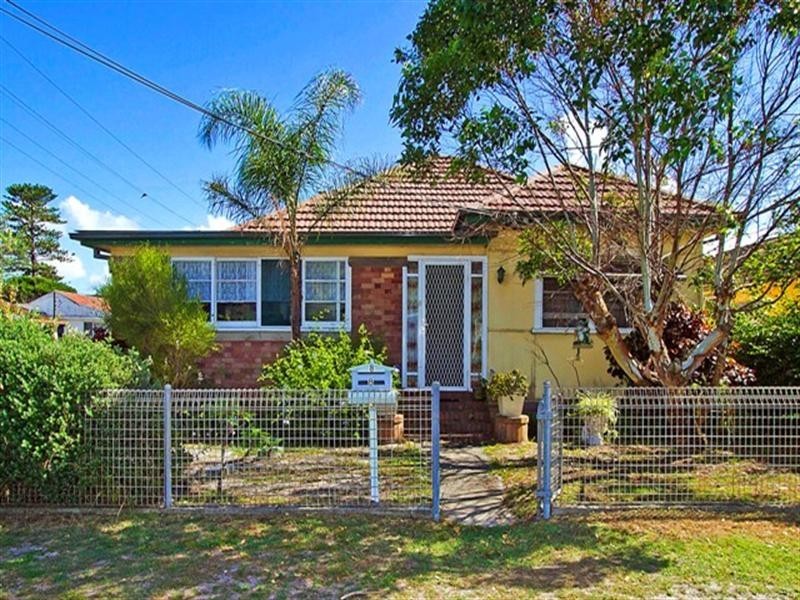 8 Hargraves Street, The Entrance North NSW 2261