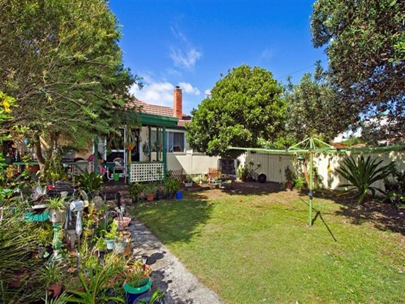 8 Hargraves Street, The Entrance North NSW 2261