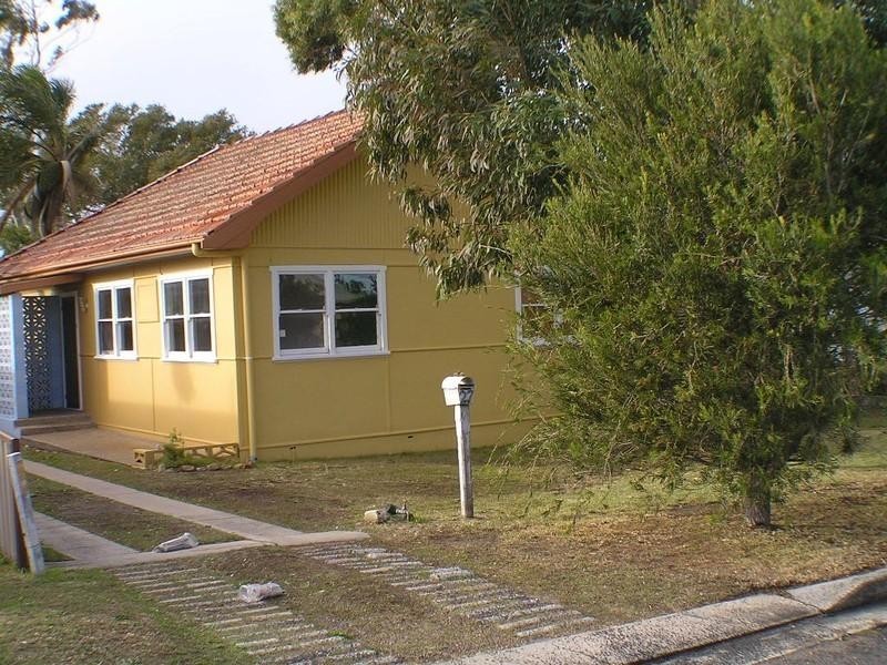 27 Athol Street, Toukley NSW 2263