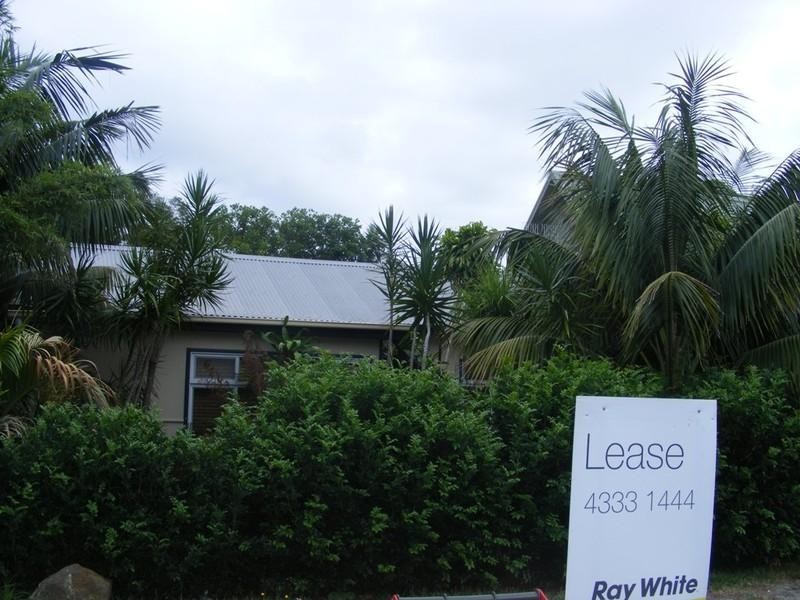 18 Poplars Avenue, Bateau Bay NSW 2261