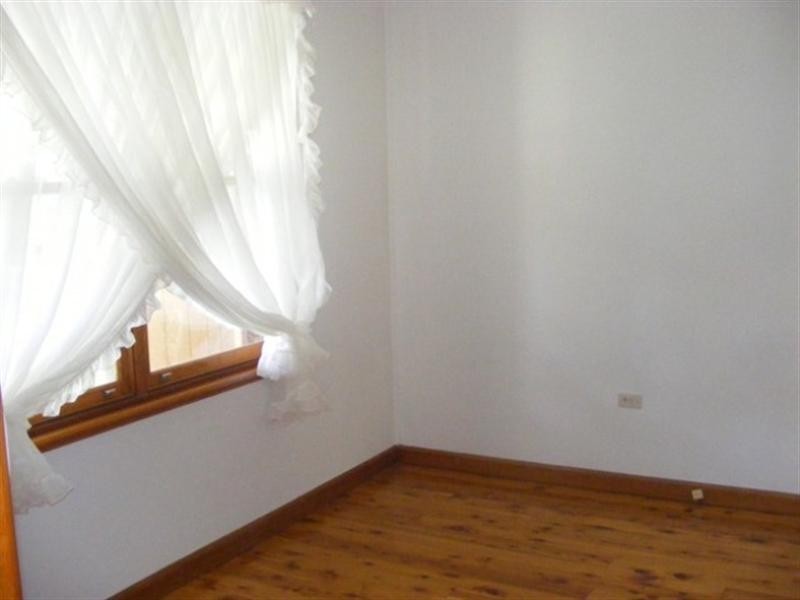 10 Peak Street, Bateau Bay NSW 2261