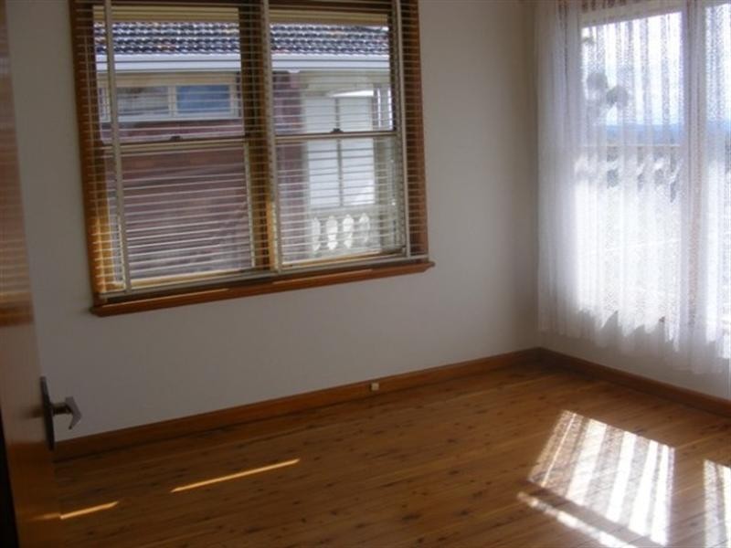 10 Peak Street, Bateau Bay NSW 2261