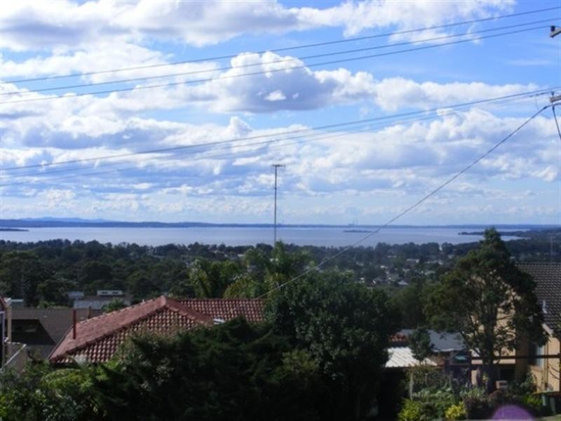 10 Peak Street, Bateau Bay NSW 2261