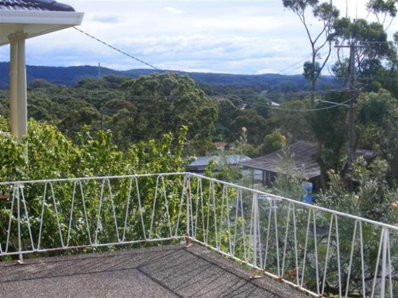 10 Peak Street, Bateau Bay NSW 2261