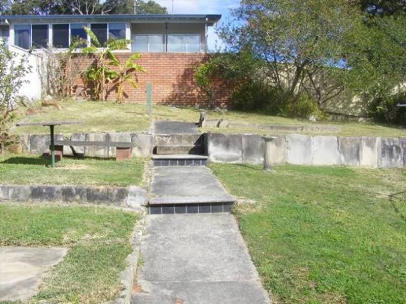 10 Peak Street, Bateau Bay NSW 2261