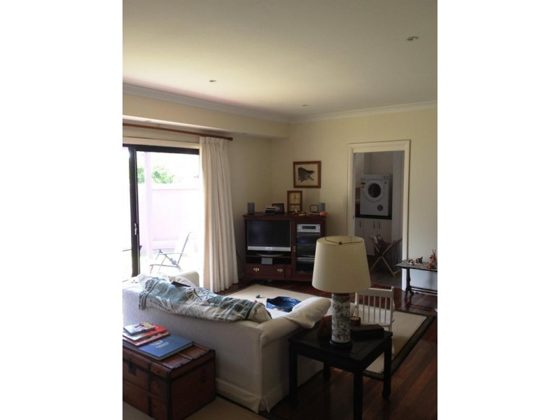 32 Point Street, Bateau Bay NSW 2261