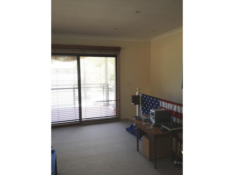 32 Point Street, Bateau Bay NSW 2261