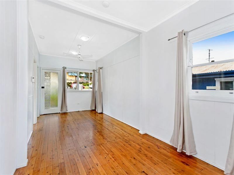 6 Ventura Avenue, Bateau Bay NSW 2261