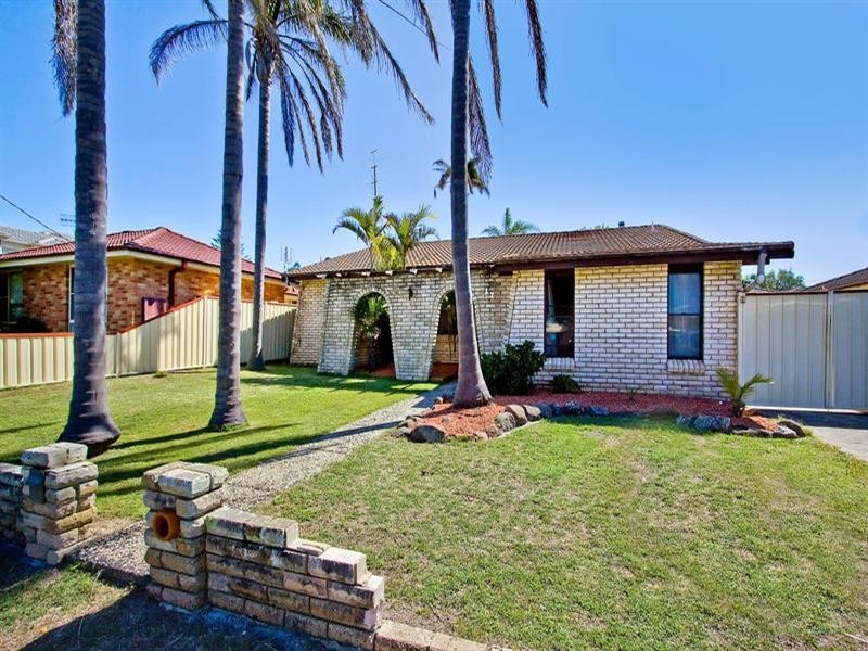 17 Benelong Street, The Entrance NSW 2261