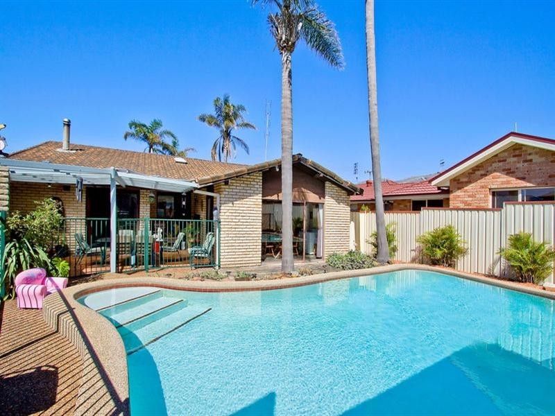 17 Benelong Street, The Entrance NSW 2261