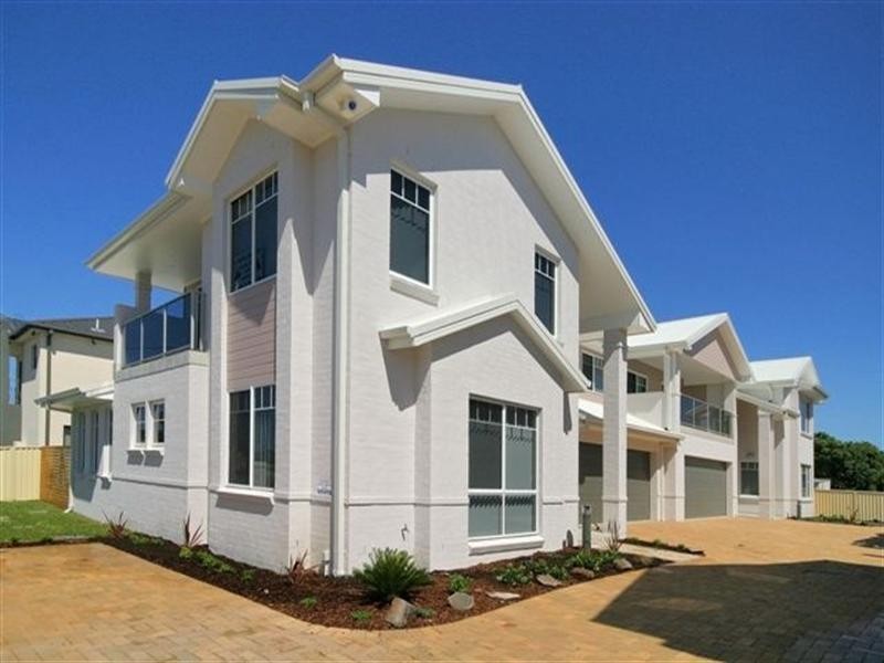 2/141-143 Hutton Road, The Entrance North NSW 2261