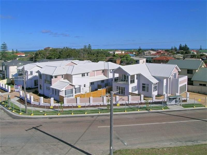 2/141-143 Hutton Road, The Entrance North NSW 2261