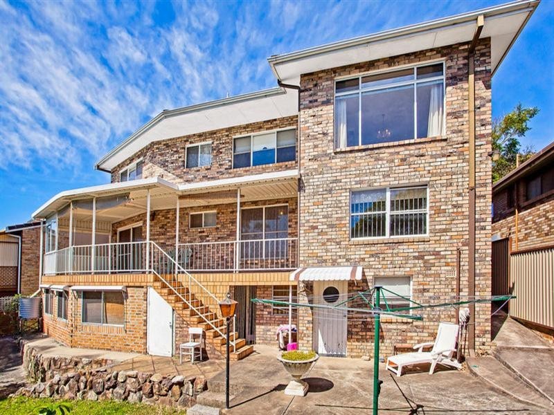 64 Berne Street, Bateau Bay NSW 2261