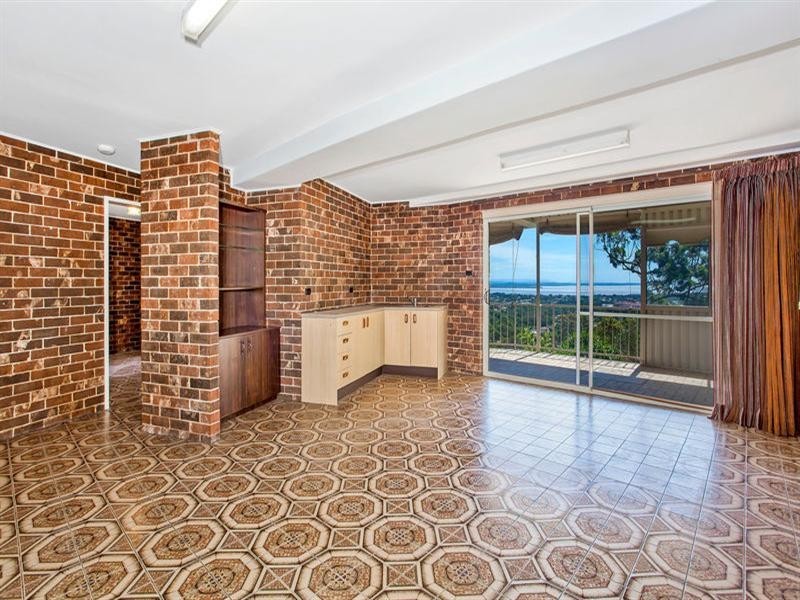 64 Berne Street, Bateau Bay NSW 2261