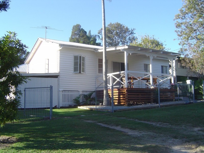 16 Sunnyside Road, Scarborough QLD 4020