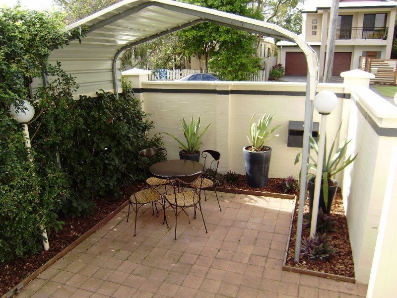 49 McLennan Street, Woody Point QLD 4019