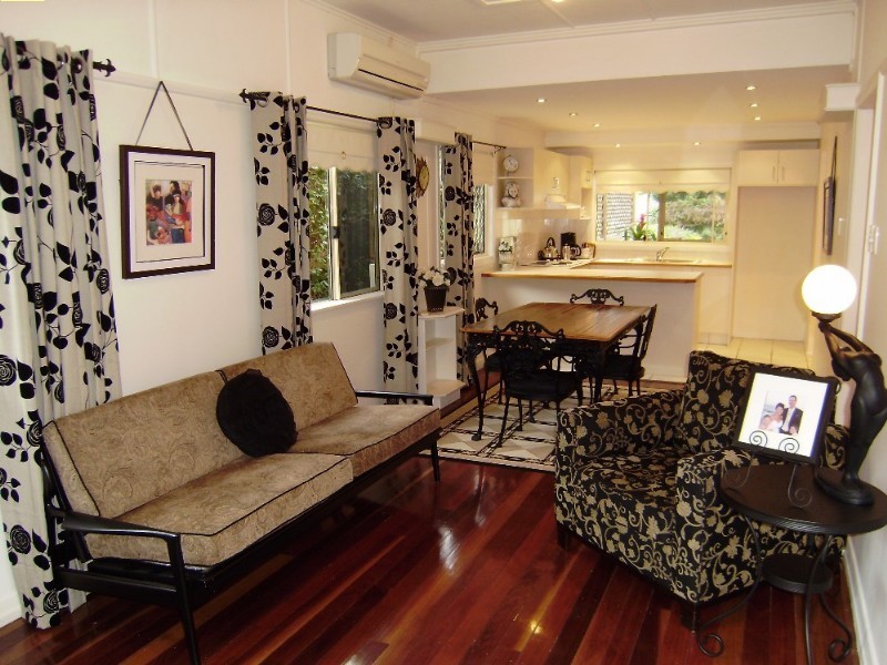 49 McLennan Street, Woody Point QLD 4019