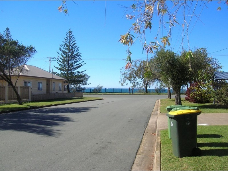 1 Murphy Street, Scarborough QLD 4020