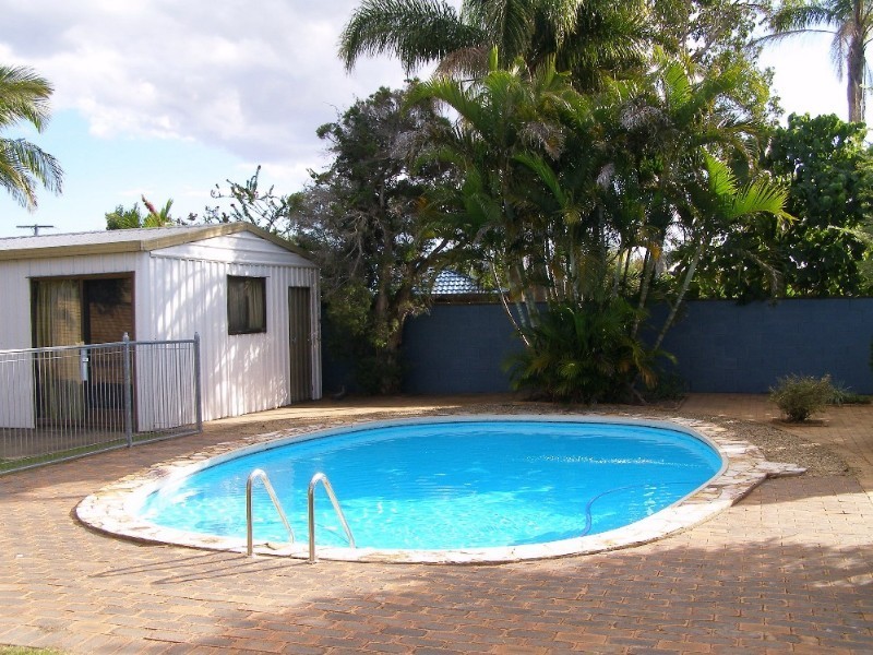 21 Pinewood Street, Redcliffe QLD 4020