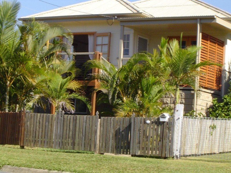 27 Whytecliffe Parade, Woody Point QLD 4019
