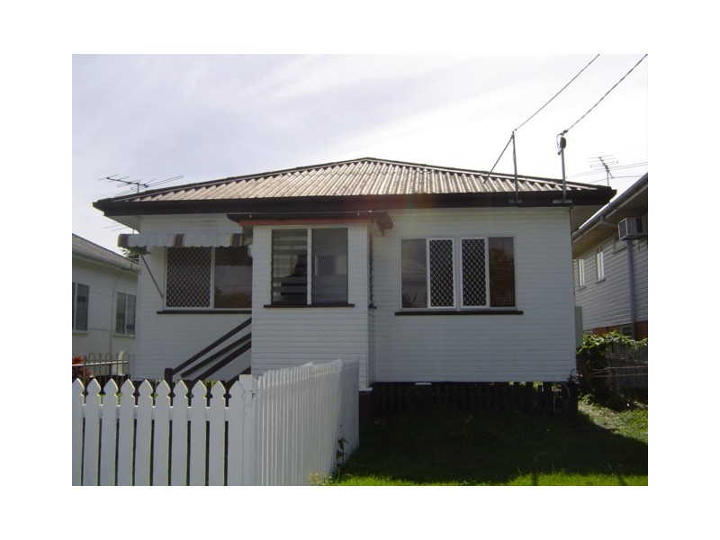 34 King Street, Woody Point QLD 4019