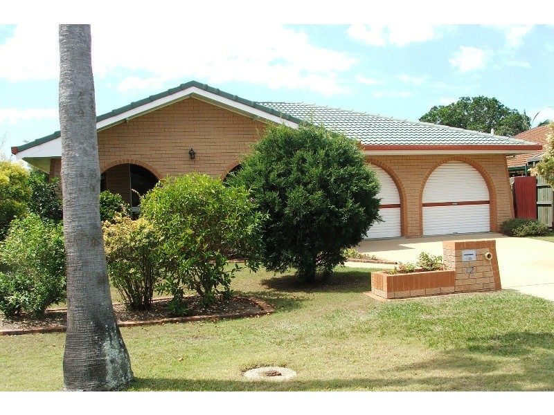 12 Newport Drive, Scarborough QLD 4020