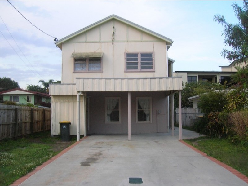 6 Caroline Street, Woody Point QLD 4019