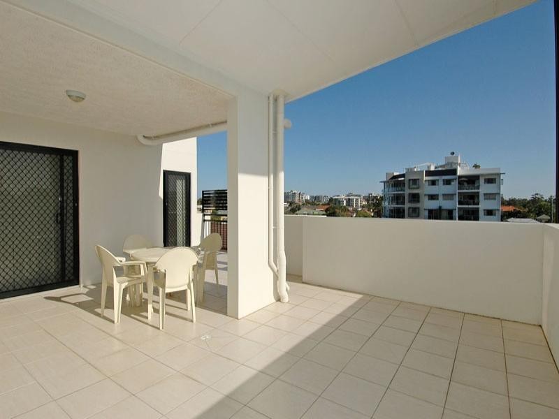 10/33 Humpybong Esplanade, Redcliffe QLD 4020