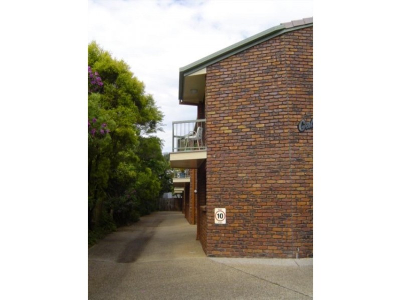 4/2 Landsborough Avenue, Scarborough QLD 4020