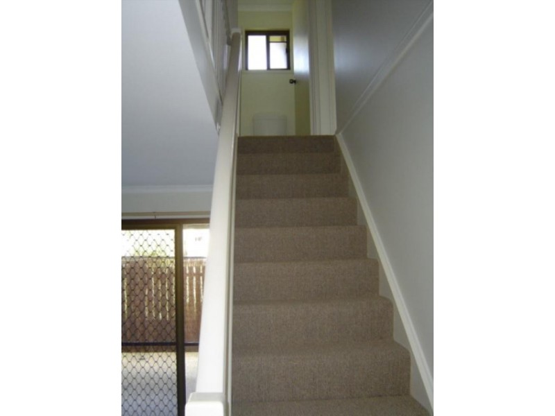 4/2 Landsborough Avenue, Scarborough QLD 4020