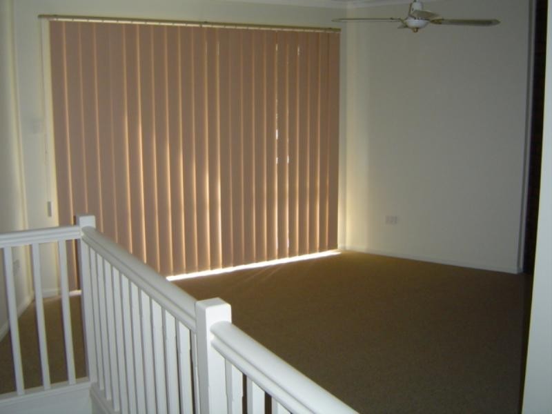 4/2 Landsborough Avenue, Scarborough QLD 4020