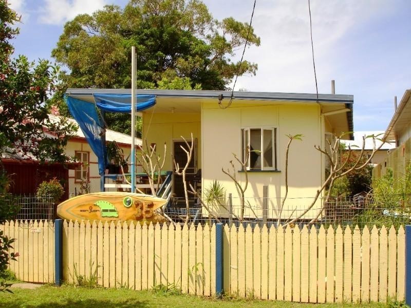 35 Westbrook Street, Woody Point QLD 4019