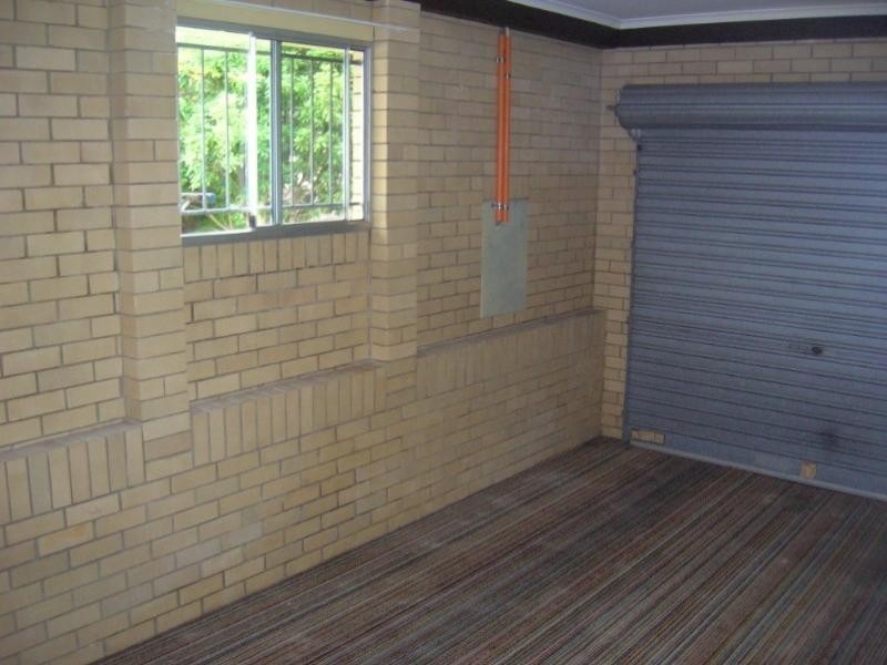 1 Pownall Crescent, Margate QLD 4019