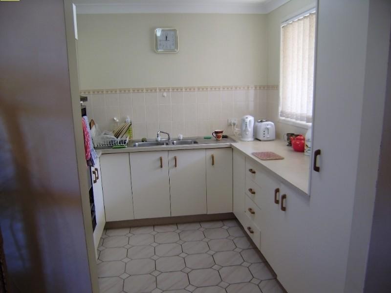 2/117 Prince Edward Parade, Scarborough QLD 4020