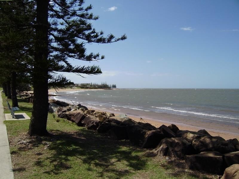 2/117 Prince Edward Parade, Scarborough QLD 4020