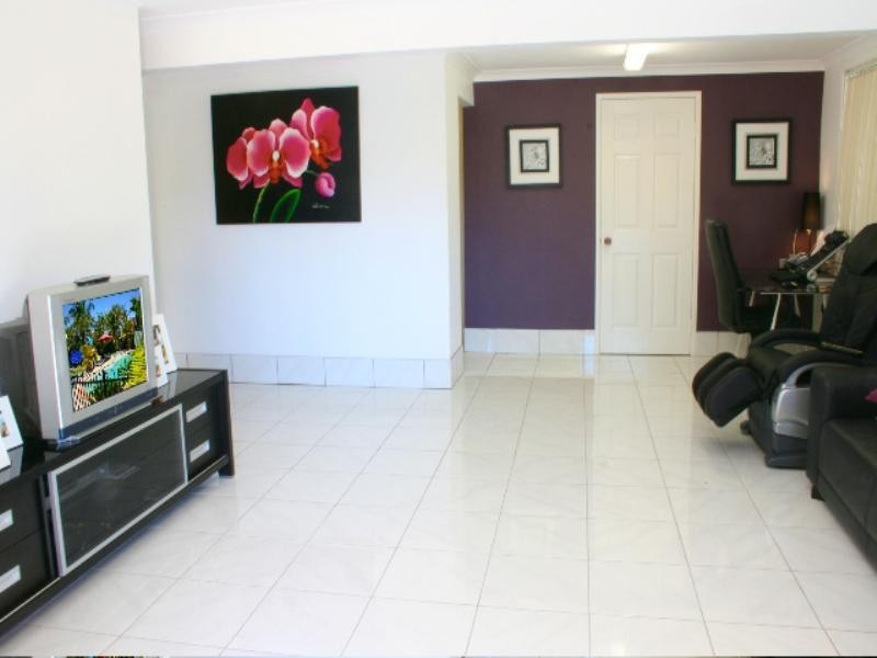 15 Oyster Point Esplanade, Scarborough QLD 4020