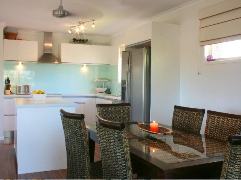 15 Oyster Point Esplanade, Scarborough QLD 4020