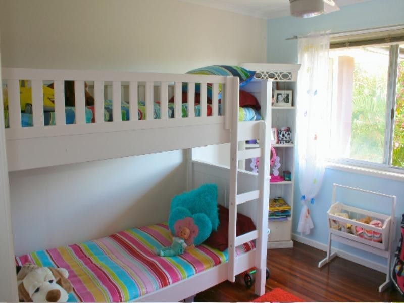 15 Oyster Point Esplanade, Scarborough QLD 4020