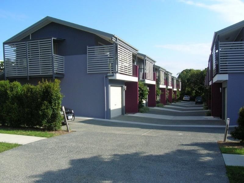 10/13-17 Caroline Street, Woody Point QLD 4019