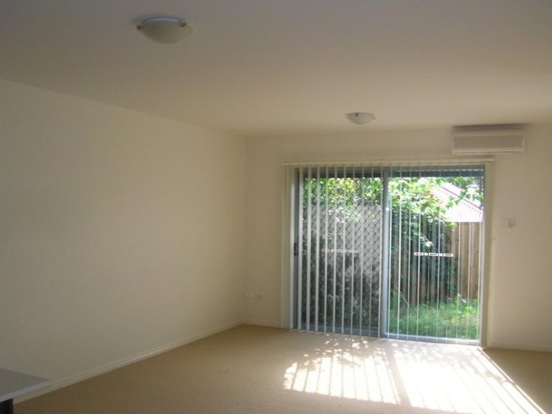 10/13-17 Caroline Street, Woody Point QLD 4019