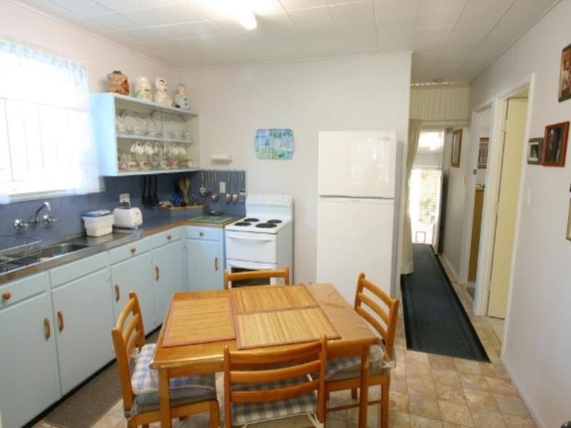 24 Redbank Road, Redcliffe QLD 4020