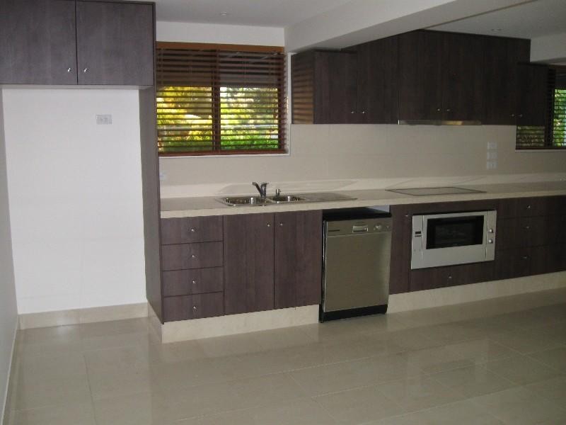 12 Peterson Street, Scarborough QLD 4020