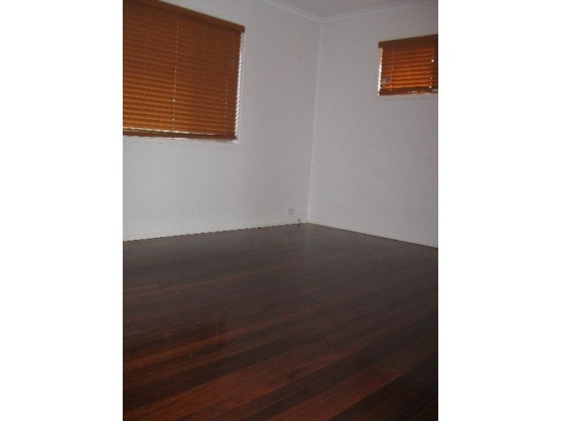 12 Peterson Street, Scarborough QLD 4020