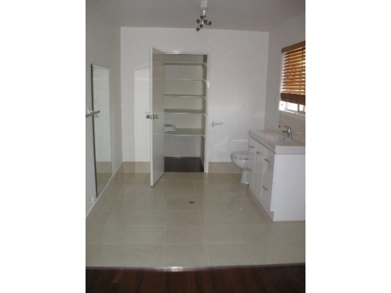 12 Peterson Street, Scarborough QLD 4020