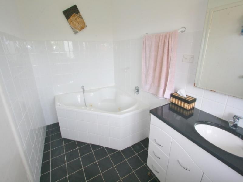 11 Hungerford Street, Kippa-ring QLD 4021