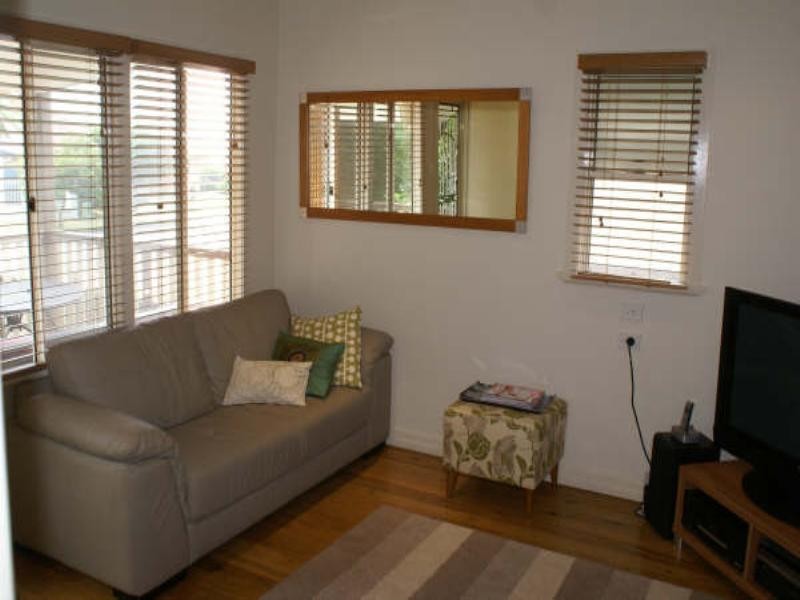 19 Adam Street, Scarborough QLD 4020