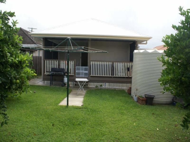 19 Adam Street, Scarborough QLD 4020