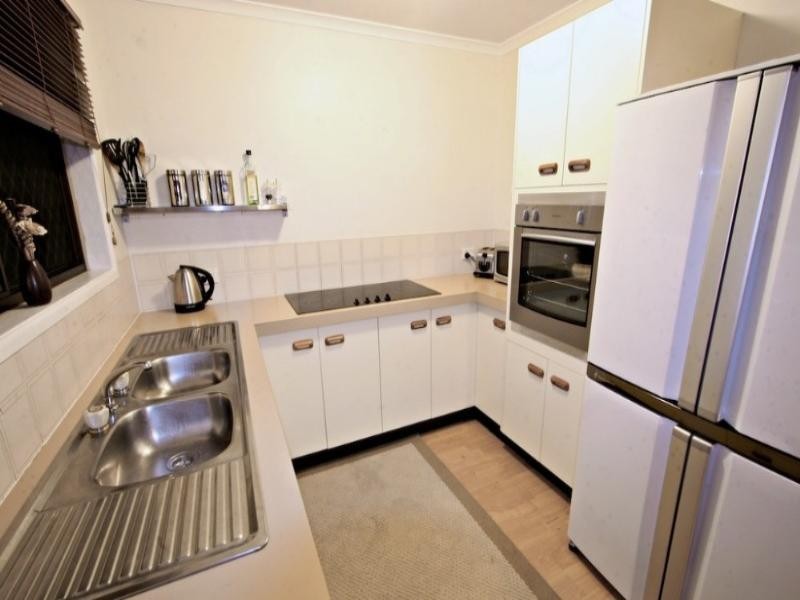 3 Arafura Court, Kippa-ring QLD 4021